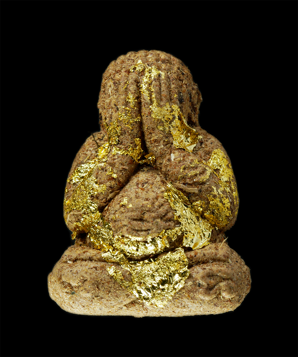 9Dec24 (36)ap.jpg - พระปิดตารวยทันใจ หลวงปู่สิงห์ทอง ปภากโร วัดป่าธรรมวิเวก (ซับตารี) อ.สอยดาว จ.จันทบุรี ปี2559 เนื้อผงพุทธคุณ ผงว่านเข้มข้น พิเศษองค์ปิดทองนำฤกษ์ หมายเล [..] | https://kamulet.in.th